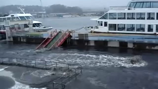 Цунами топит город Сиогама смотреть онлайн