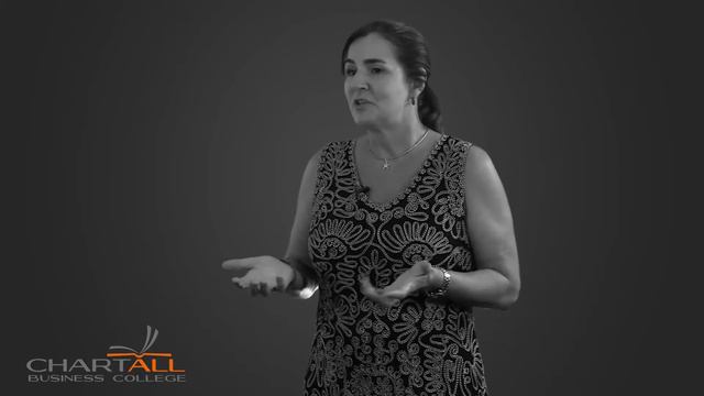 Dr Karen Deller Talks About Online Learning смотреть онлайн