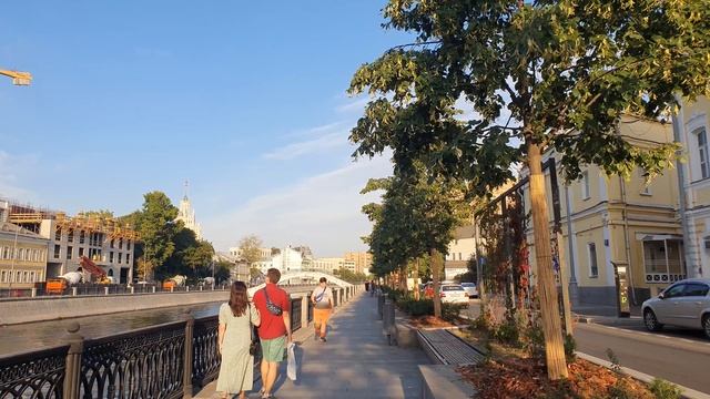 от Кремлевского моста до Овчинниковской набережной, прогулка по центру Москвы ч2 смотреть онлайн