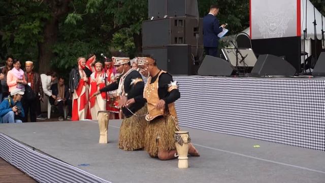 Papua Dance, Festival Indonesia Moscow 2019. Танец Папуа, Фестиваль Индонезии Москва 2019 смотреть онлайн