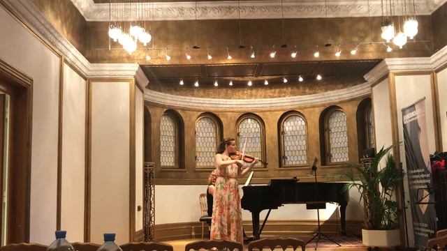 Anna Maria Badia Nikiforova - Tzigane Ravel - Ost-West Musikfest (Austria) смотреть онлайн