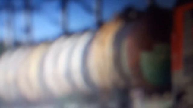 2ТЭ25КМ-0207 с грузовым поездом смотреть онлайн