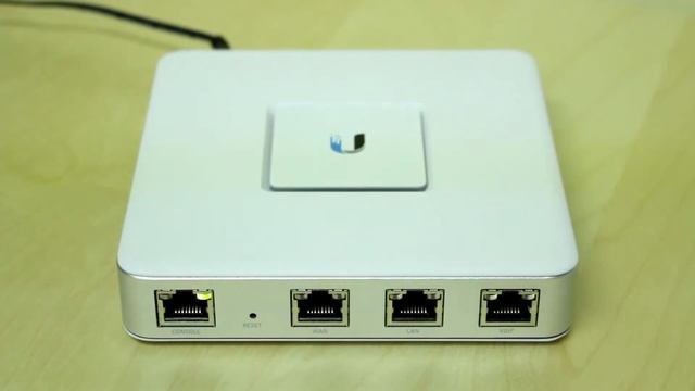 UniFi Routing & Switching - Hard Reset Gateway to Factory Defaults смотреть онлайн