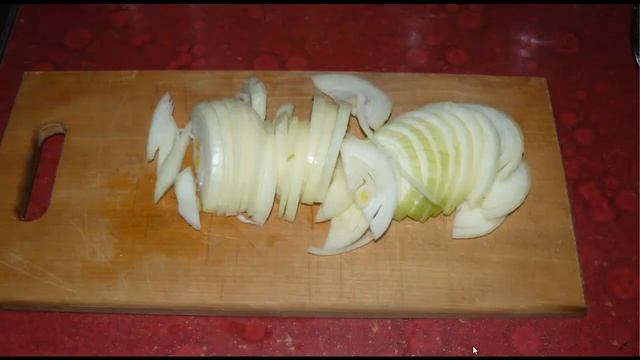 Тушеные свиные ребра с морковью и луком. смотреть онлайн