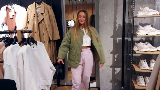 АСМР Обзор одежды в магазине BERSHKA с ПРИМЕРКОЙ | ASMR SHOPPING BERSHKA NEW COLLECTION 2021 смотреть онлайн