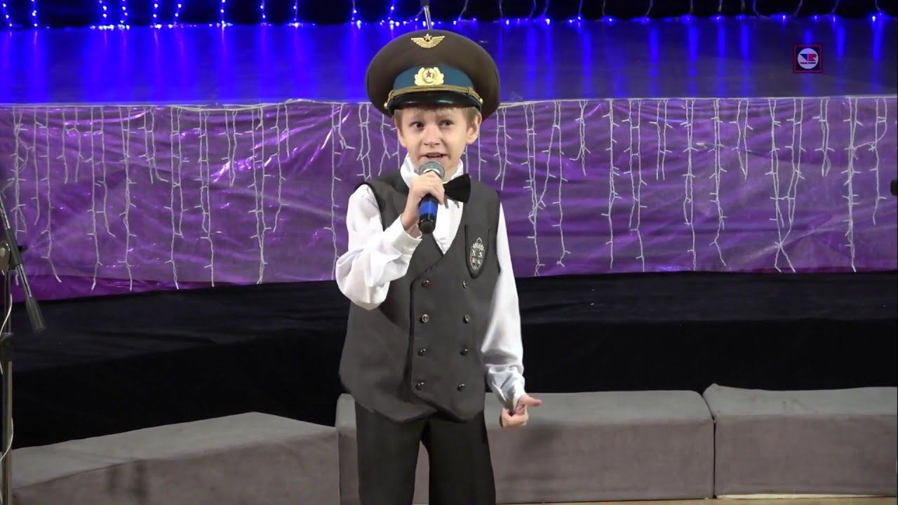 "Идет солдат по городу" - Александр Филиппов смотреть онлайн