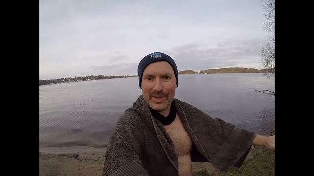 Washing 2020 away! Winter swim in Schildhorn, Berlin, Germany. Happy New Year 2021!!! смотреть онлайн