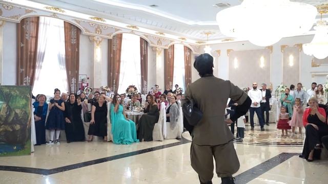 Юмористическая сценка! Молодцы ребята ! танец лезгинка смотреть онлайн