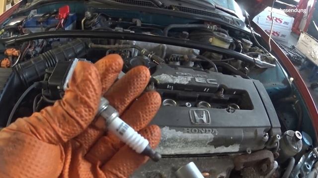 Die ersten Parts treffen ein und werden direkt verbaut ! Honda CRX Del Sol VTEC смотреть онлайн