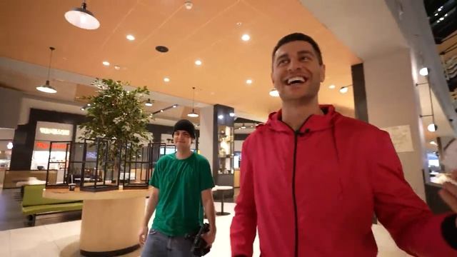 Экстремальные Прятки в ЗАКРЫТОМ ТОРГОВОМ ЦЕНТРЕ! 24 ЧАСА ЧЕЛЛЕНДЖ! смотреть онлайн