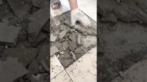 как заменить плитку на полу