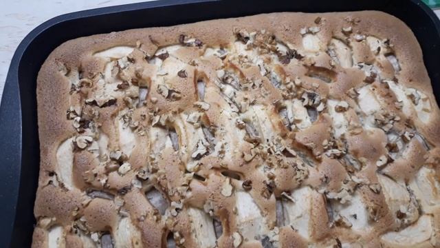 Шарлотка с яблоками, бананами и орешками. Подготовка ко Дню учителя. Стройка продолжается. смотреть онлайн