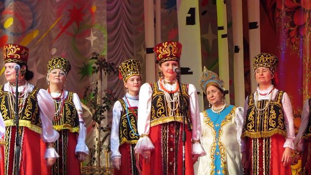 ансамбль "Россияночка" и хор русской песни "Долина" смотреть онлайн