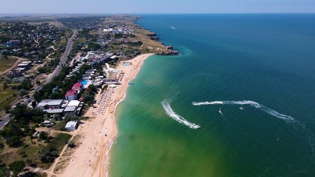 Отдых в КРЫМУ - почему НАМ ВРУТ блогеры? Я совсем НЕ ОШАЛЕЛ от перемен в ЩЁЛКИНО! Крым 2022 Щёлкино смотреть онлайн