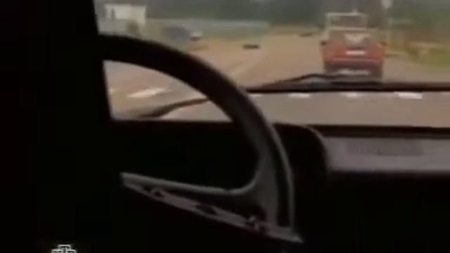 Найди пожалуйста (2010) - car chase scene смотреть онлайн