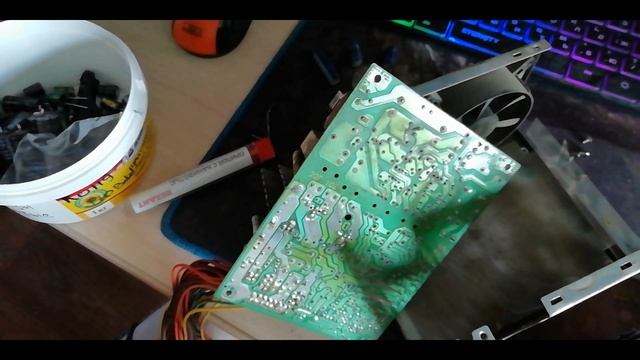 Замена конденсаторов в старом блоке питания компьютера смотреть онлайн