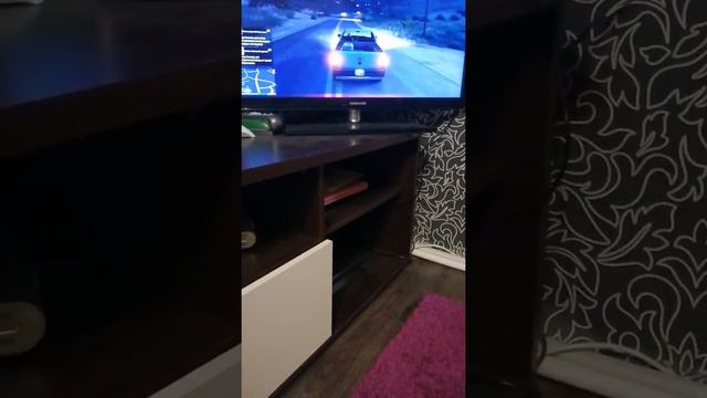 Как сделать так чтоб у персонажей было много денег смотреть онлайн
