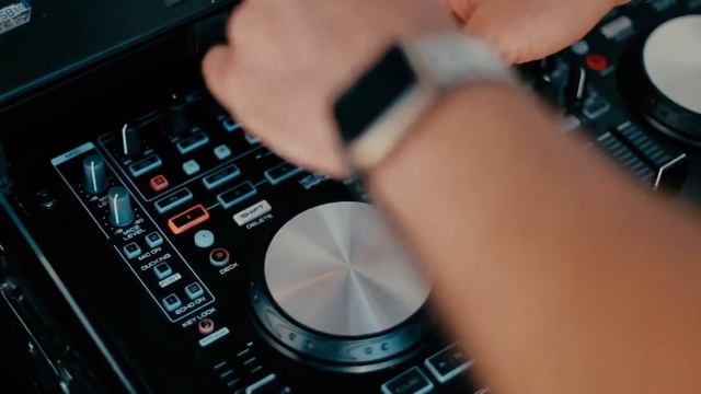 Диджей Денис Двигун смотреть онлайн