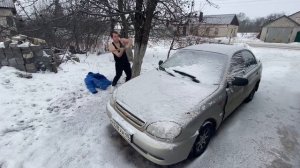 Разбил машину битой