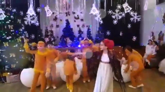 САМЫЙ ЛУЧШИЙ! Школьный танец! смотреть онлайн