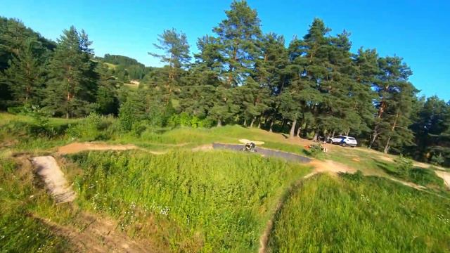 Даунхилл трасса. Колтуши FPV смотреть онлайн