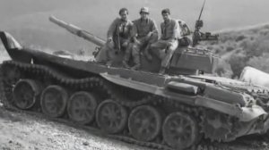 В нас стреляют в упор из винтовок и старых обрезов.