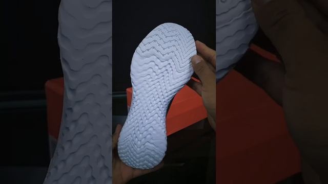 Nike Epic Phantom React Flyknit BV0415-005 смотреть онлайн