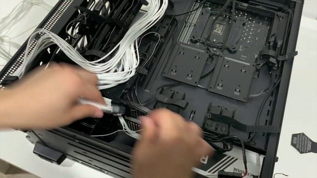 คอมเครื่องแรกในชีวิต | 80,000B | PC Timelapse Build | I9-9900K-RTX2070-NZXT700 | смотреть онлайн