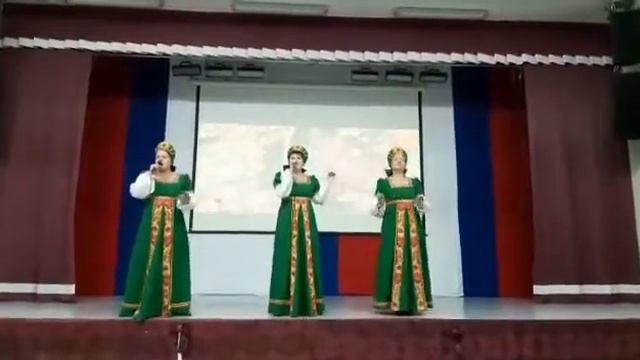Трио "Задорница" - Тень над водою смотреть онлайн