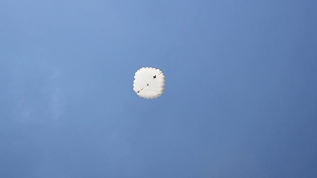 Жесткое приземление парашютистов смотреть онлайн