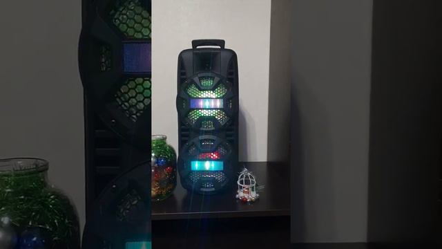 Обзор переносной Китайской колонки!С микрофоном. смотреть онлайн