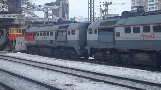 Магистральный тепловоз 2М62-0874 со снегоочистителем СС1М-037 смотреть онлайн