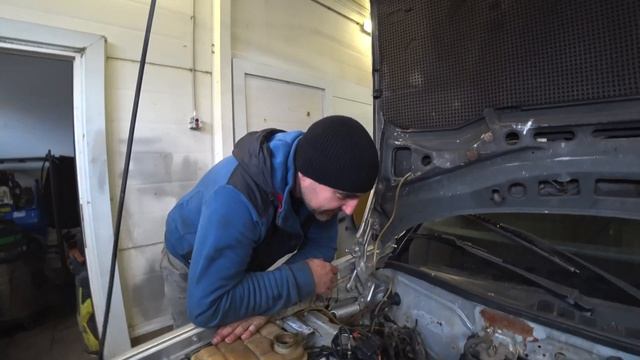 Mercedes-Benz W126 - Ставим M116, разбираем АКПП, убираем колхоз... смотреть онлайн
