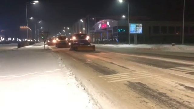 ВРЕМЯ 22:01 СНЕГОУБОРОЧНЫЕ МАШИНЫ ВЫШЛИ НА УБОРКУ СНЕГА! смотреть онлайн