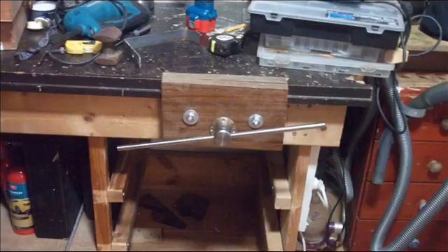 СТОЛЯРНЫЕ ТИСКИ СВОИМИ-РУКАМИ на верстак. смотреть онлайн