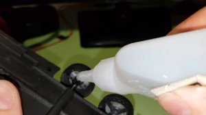 Ремонт колеса детский машины, клей Akfix 705