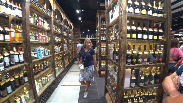 Ялта. Крутой магазин ВИНТОРГа. Как в музее (часть 15) смотреть онлайн