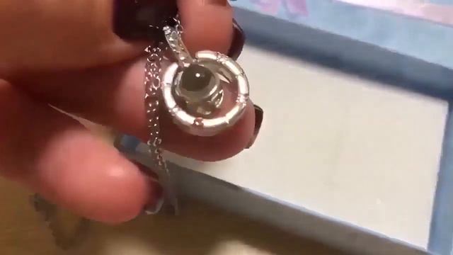 Отзыв. Кулон на 100 языках мира - такое в итоге пришло! Подарок на 14 февраля! смотреть онлайн