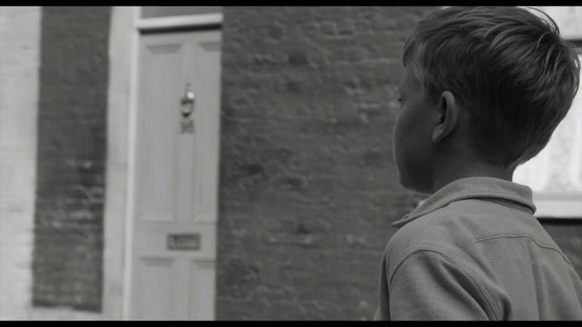 Belfast | Buddy's Street Is Attacked By Protestants | x6 Academy Award® Nominations | Extended Clip смотреть онлайн