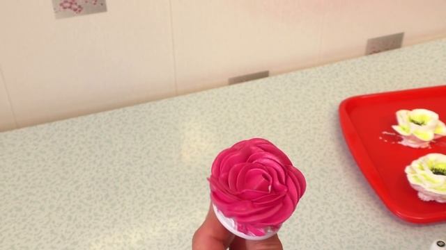 Торт с белыми Анемонами и Розами(крем БЗК). /Cake with white anemones and roses(protein custard). смотреть онлайн