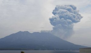 Взрывное извержение вулкана Сакурадзима произошло в Японии