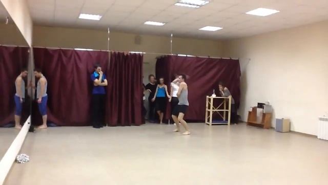 Contemporary dance Misha Evgrafov.MOV смотреть онлайн