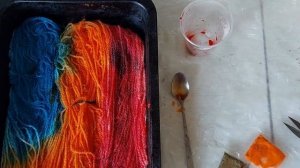Как покрасить пряжу . Покраска пряжи пищевыми красителями