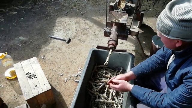 Экструдер электрический, 4 кв. самодельный Производительность 80-90 кг/час. смотреть онлайн