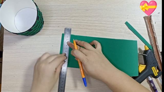 Карзинка из фоамирана.