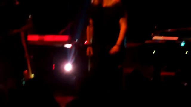 Nikos Karvelas - Mia Einai I Lusi [Arxitektoniki Live_1/12/2011] смотреть онлайн