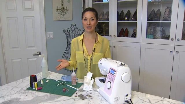 WEB EXTRA: How to clean and maintain your sewing machine смотреть онлайн