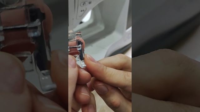 Швейная машинка Singer Confidence 7640. Сломан возвратный механизм смотреть онлайн