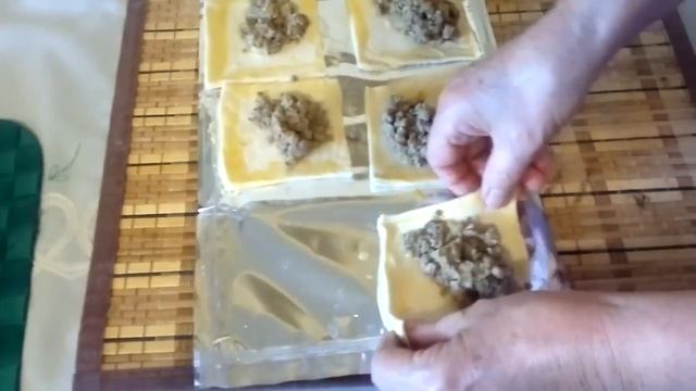 Конвертики с мясным фаршем из слоеного теста смотреть онлайн