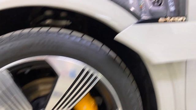 Бронирование электромобиля Audi E-tron полиуретановой пленкой Llumar, тонировка стекол смотреть онлайн